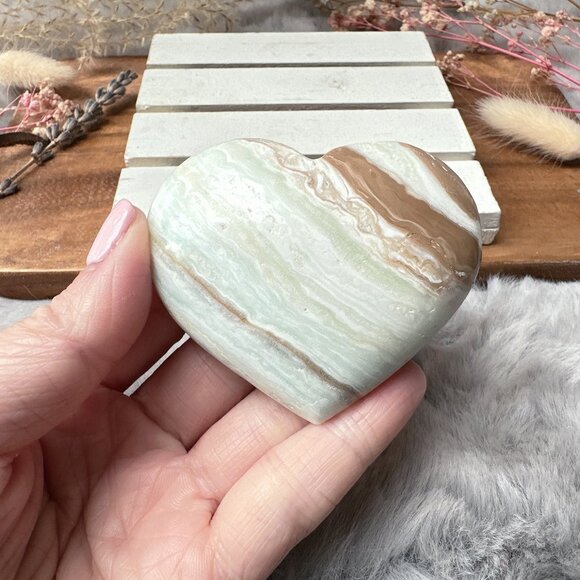 Gorgeous Small Caribbean Calcite Heart Carving - Picture 5 of 6